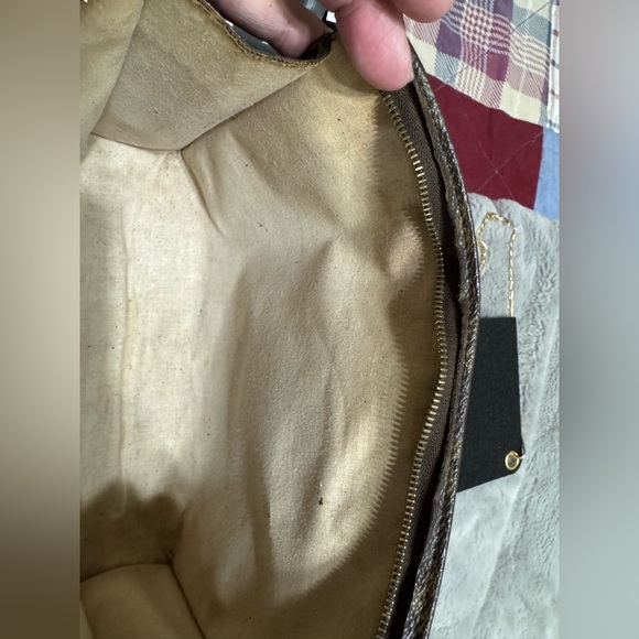 Louis Vuitton EUC Monogram Pouch with Gold Chain - Picture 7 of 8